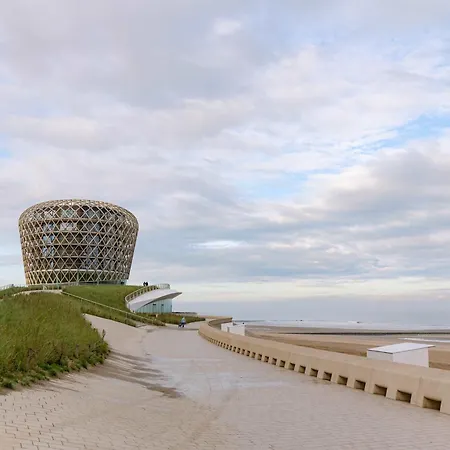Huswell - Comfortable With Sea View Apartment Middelkerke